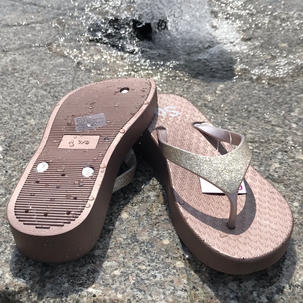 Rose Gold Platform Thong Flip Flops - Picture 3 of 3